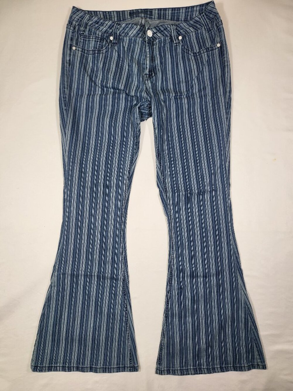 Rock & Roll Cowgirl Mid Rise Flare Jeans Striped Blue Denim 32 x 32 W1F4124